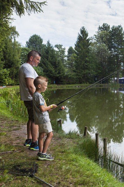 Camping in België met visvijver